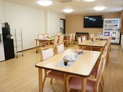 清潔なダイニングルーム