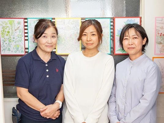 スタッフ3名の集合  