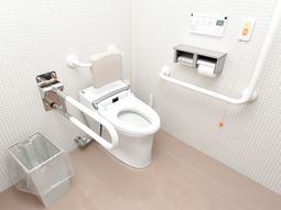 バリアフリーのトイレ設備