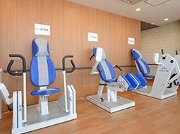 リハビリ機器のある部屋