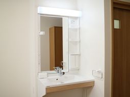 シンプルな洗面台の様子