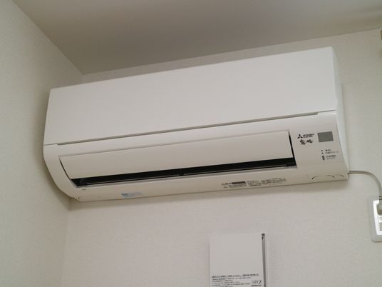 壁掛けのエアコン