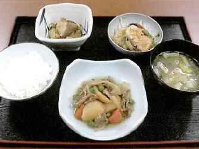 バランスの取れた食事セット