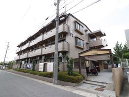 建物外観とエントランス