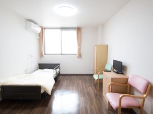明るく広々とした居室