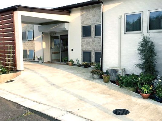 建物のエントランス
