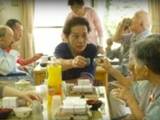 食事の時間のダイニング