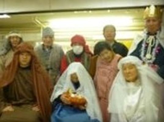 笑顔の集合場面