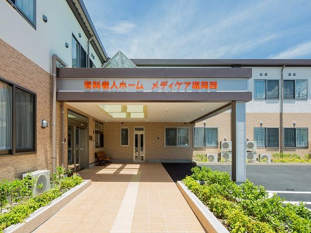 明るい玄関アプローチ  