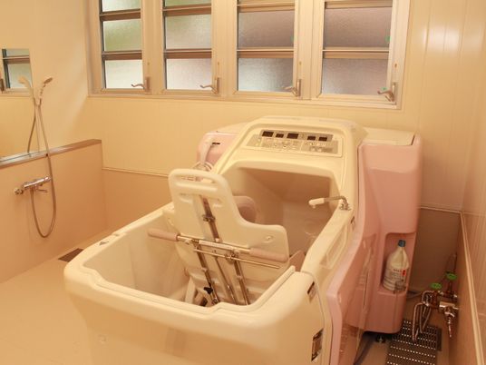 機能的な浴室の機器