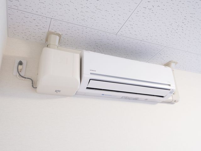 冷暖房完備の居室 エアコン 最新のエアコンが完備され、一年中快適な室温を維持していますので、ご安心ください。