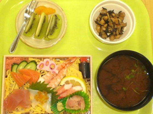 色とりどりの食事セット