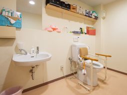 手すり付トイレ設備