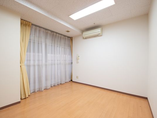 シンプルな居室空間