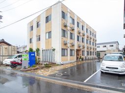明るい外観の建物