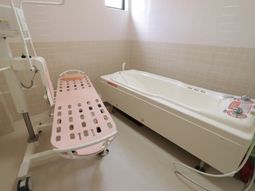 バリアフリーの浴室設備