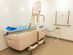 特別な機器がある浴室