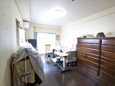 明るい個室の一角