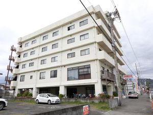 多階層の建物外観