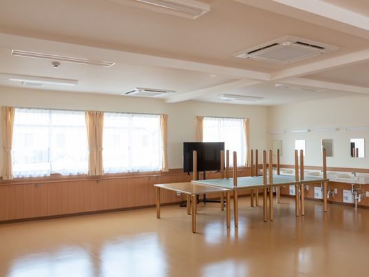 機能訓練室の明るい空間