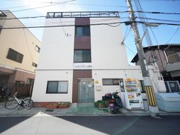 建物正面の様子