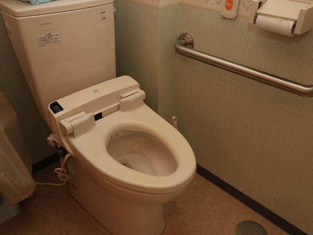  清潔感のあるトイレ空間  