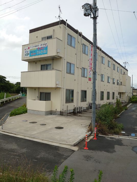 清潔感のある建物の外観