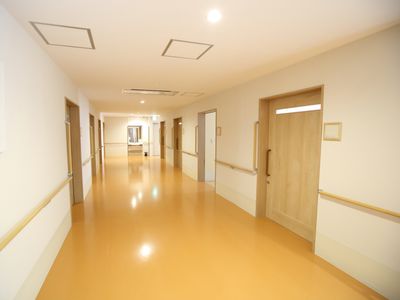 清潔な廊下の一部