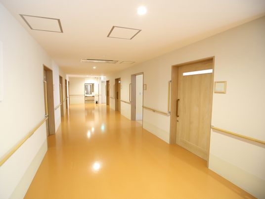 清潔な廊下の一部