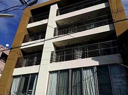 モダンな建物の外観