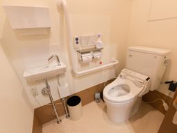 バリアフリーなトイレ設備
