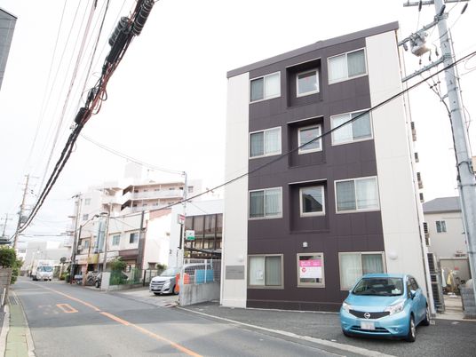 現代的な建物の外観