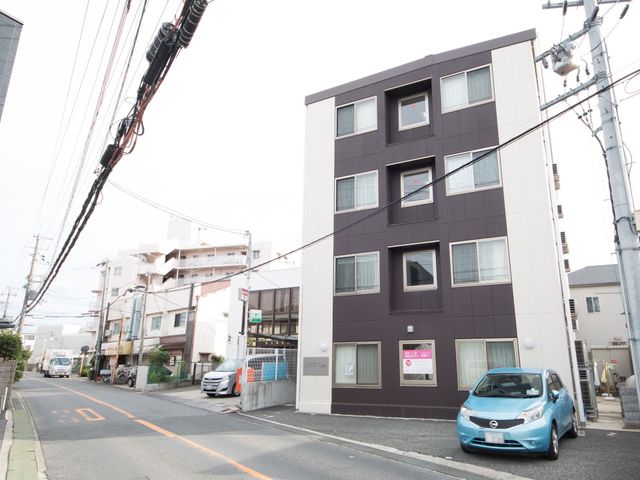 現代的な建物の外観