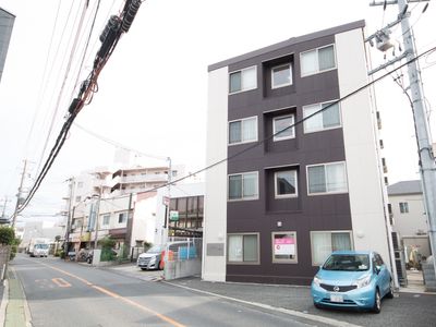 現代的な建物の外観