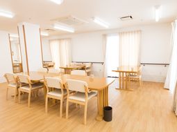 明るいダイニングスペース