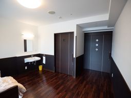 落ち着いた色合いの居室