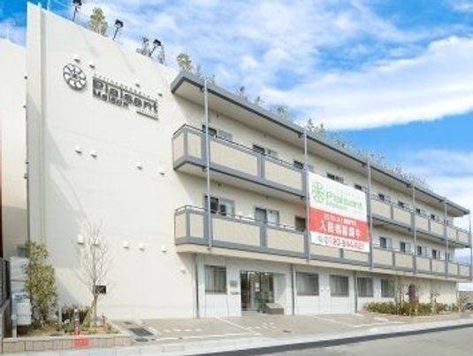 清潔感のある外観の建物