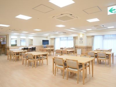 広々とした食堂空間