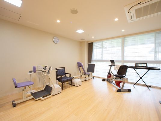 明るい機能訓練室