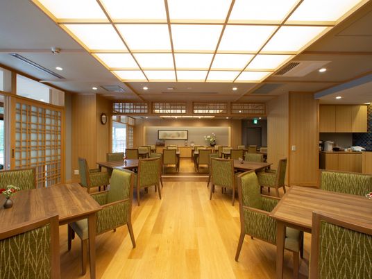 温かみのある食堂空間