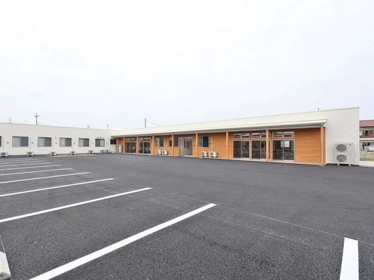 広々とした駐車スペース