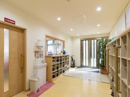 廊下の明るい雰囲気