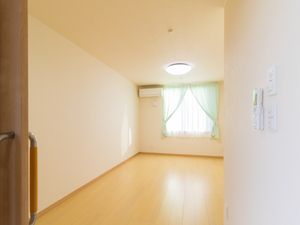 明るい居室の一角