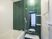清潔な緑の浴室
