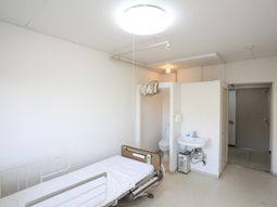 清潔な病室の一角