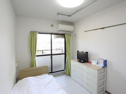 明るい個室の風景