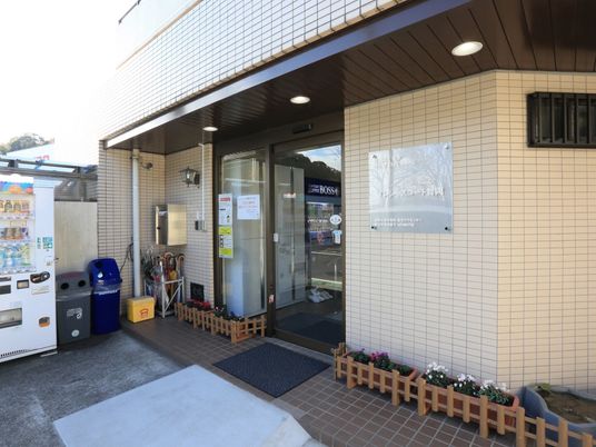 エントランス外観