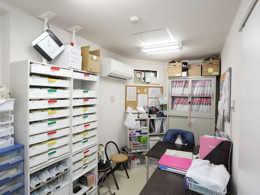 整理された資料の多い部屋