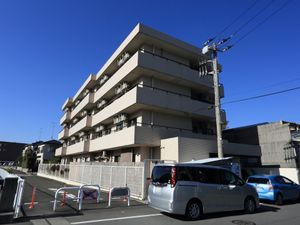 多階層の建物外観