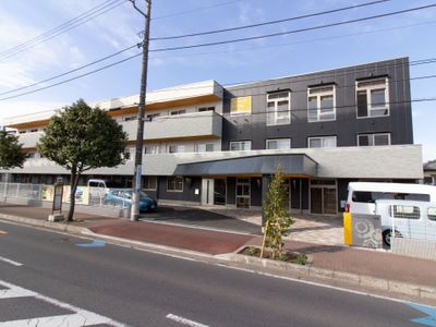 現代的な建物の外観